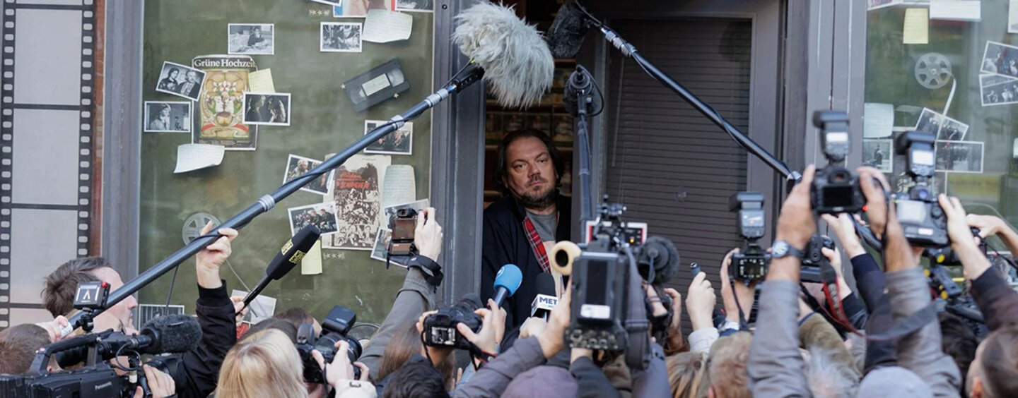 banner_Der_Held_vom_Bahnhof_Friedrichstrasse